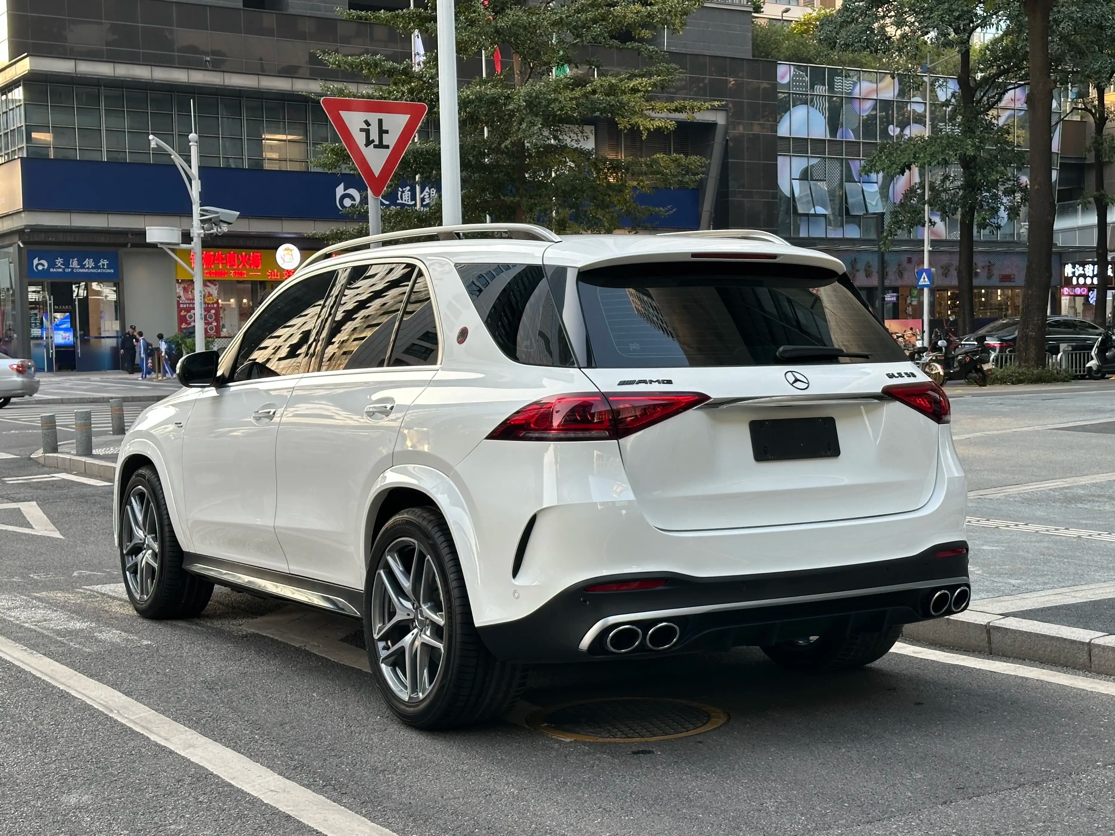 Mercedes-Benz GLE AMG 2023 г. 40033 км. — фото 4