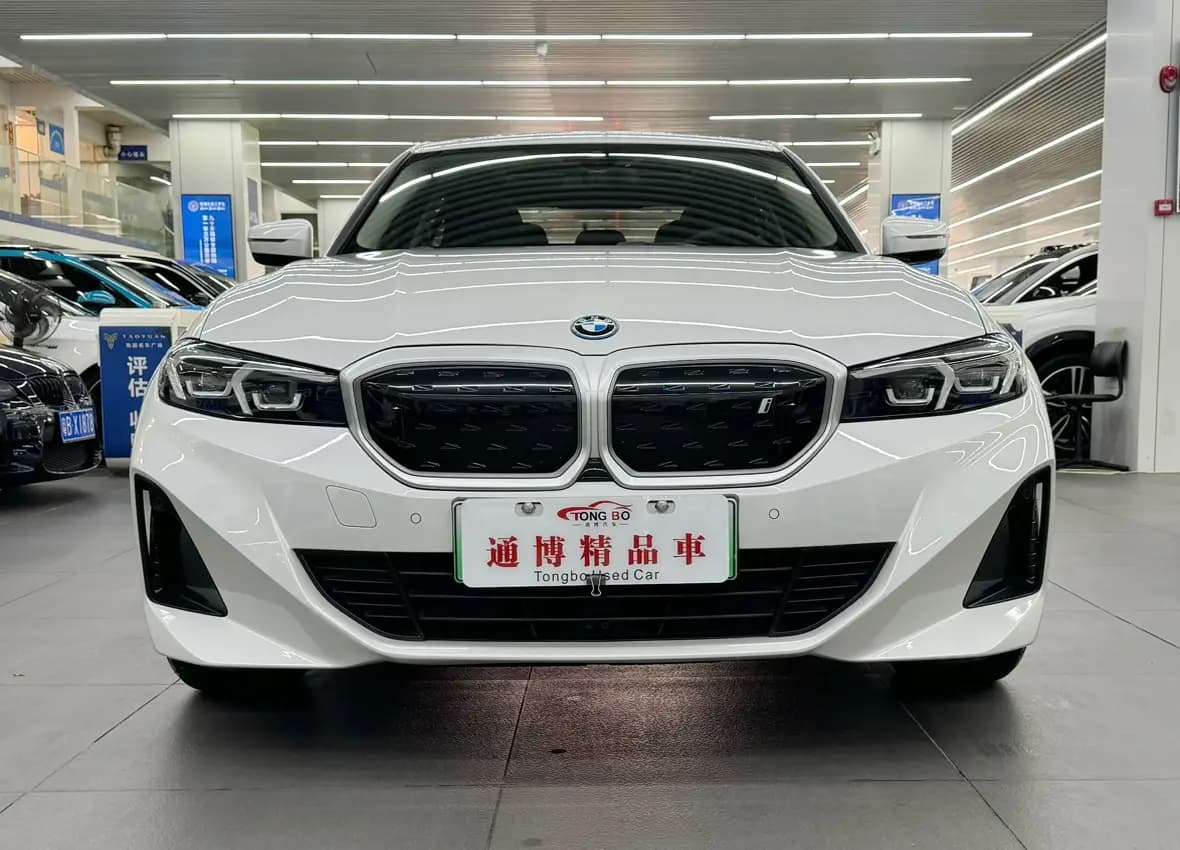 BMW i3 2023 г. 70123 км. — фото 2