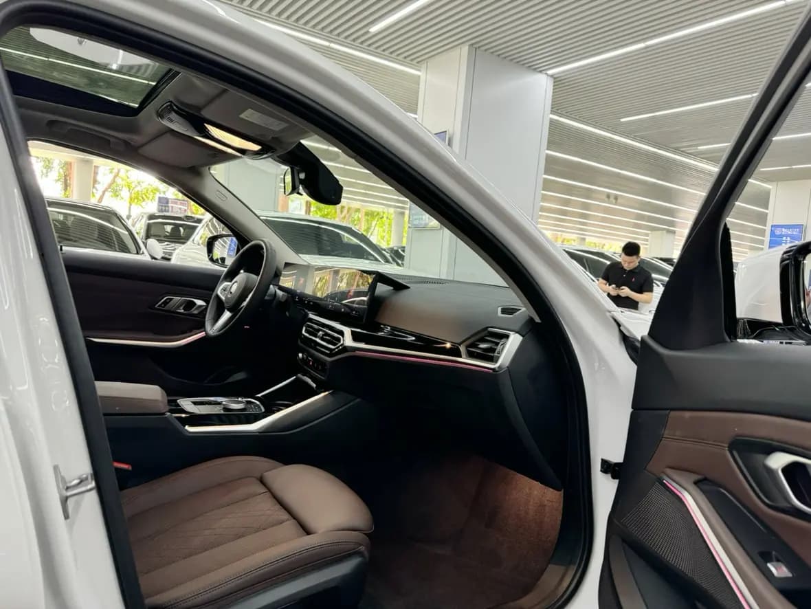 BMW i3 2023 г. 70123 км. — фото 7