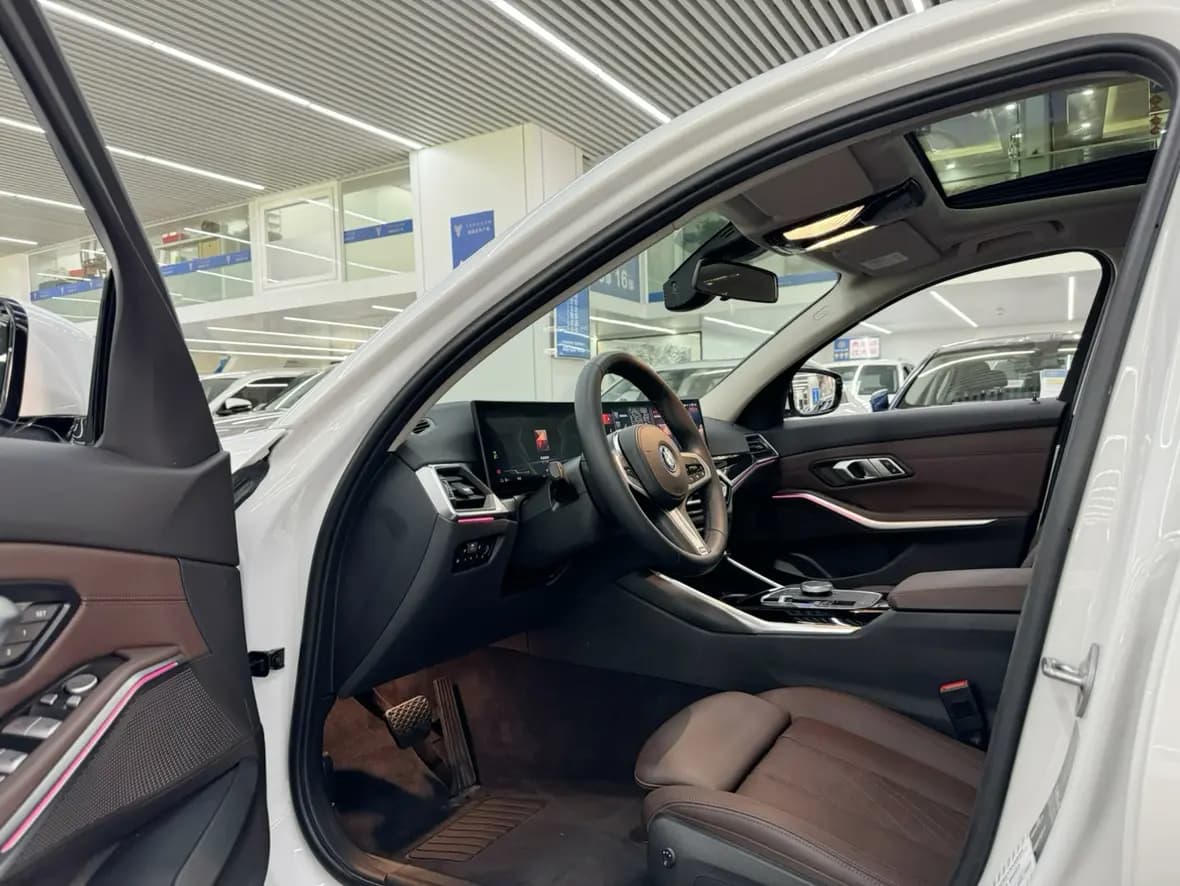 BMW i3 2023 г. 70123 км. — фото 9