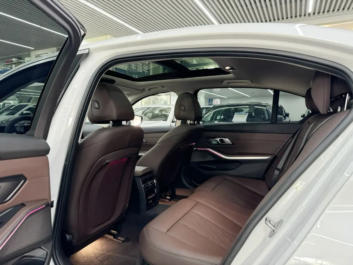 BMW i3 2023 г. 70123 км. — фото 10