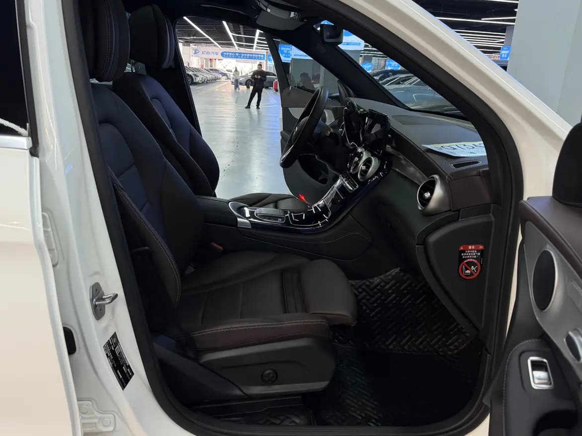 Mercedes-Benz GLC 2022 г. 75053 км. — фото 18