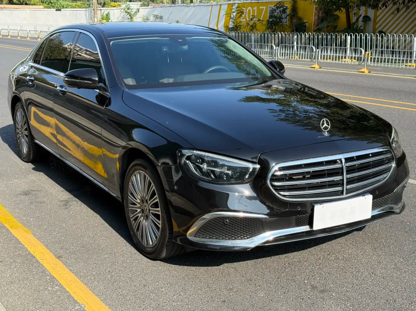Mercedes-Benz E-Class 2023 г. 29037 км. — фото 3