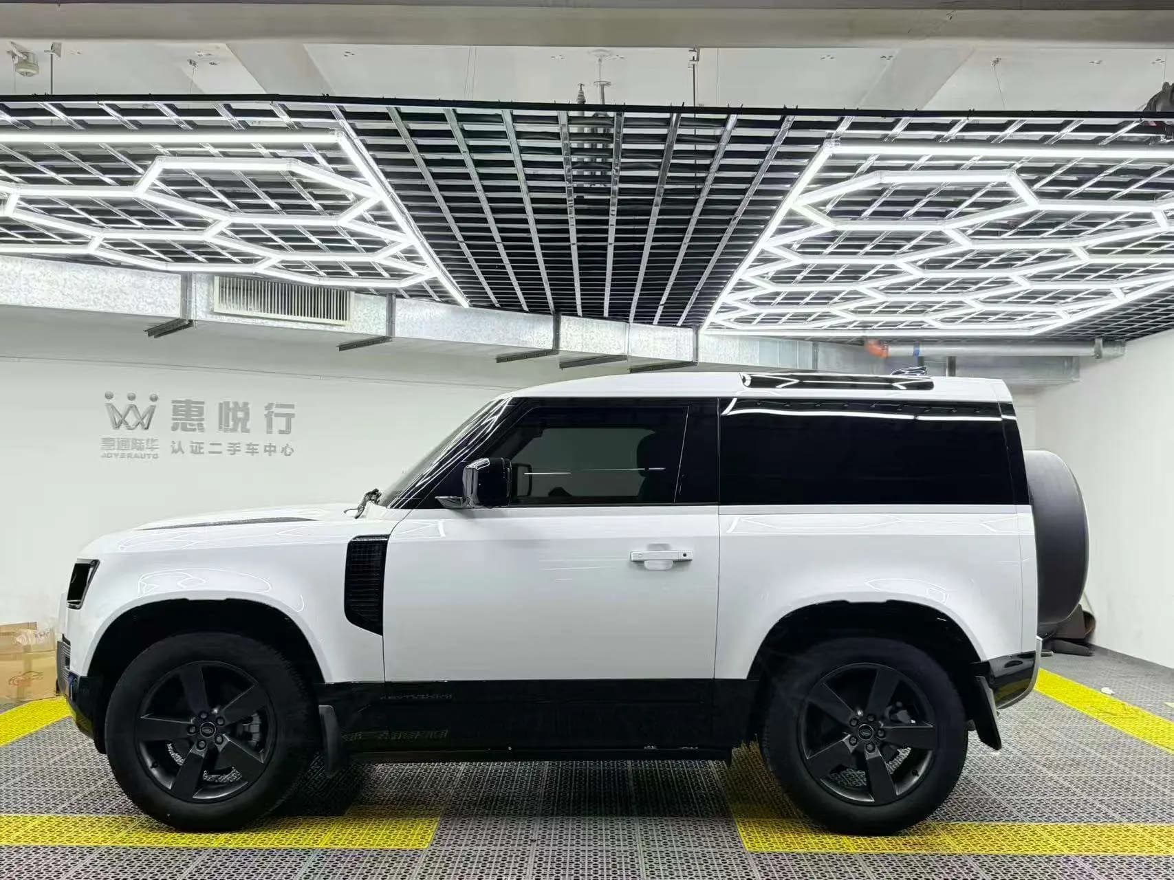 Land Rover Guard 2023 г. 36100 км. — фото 3