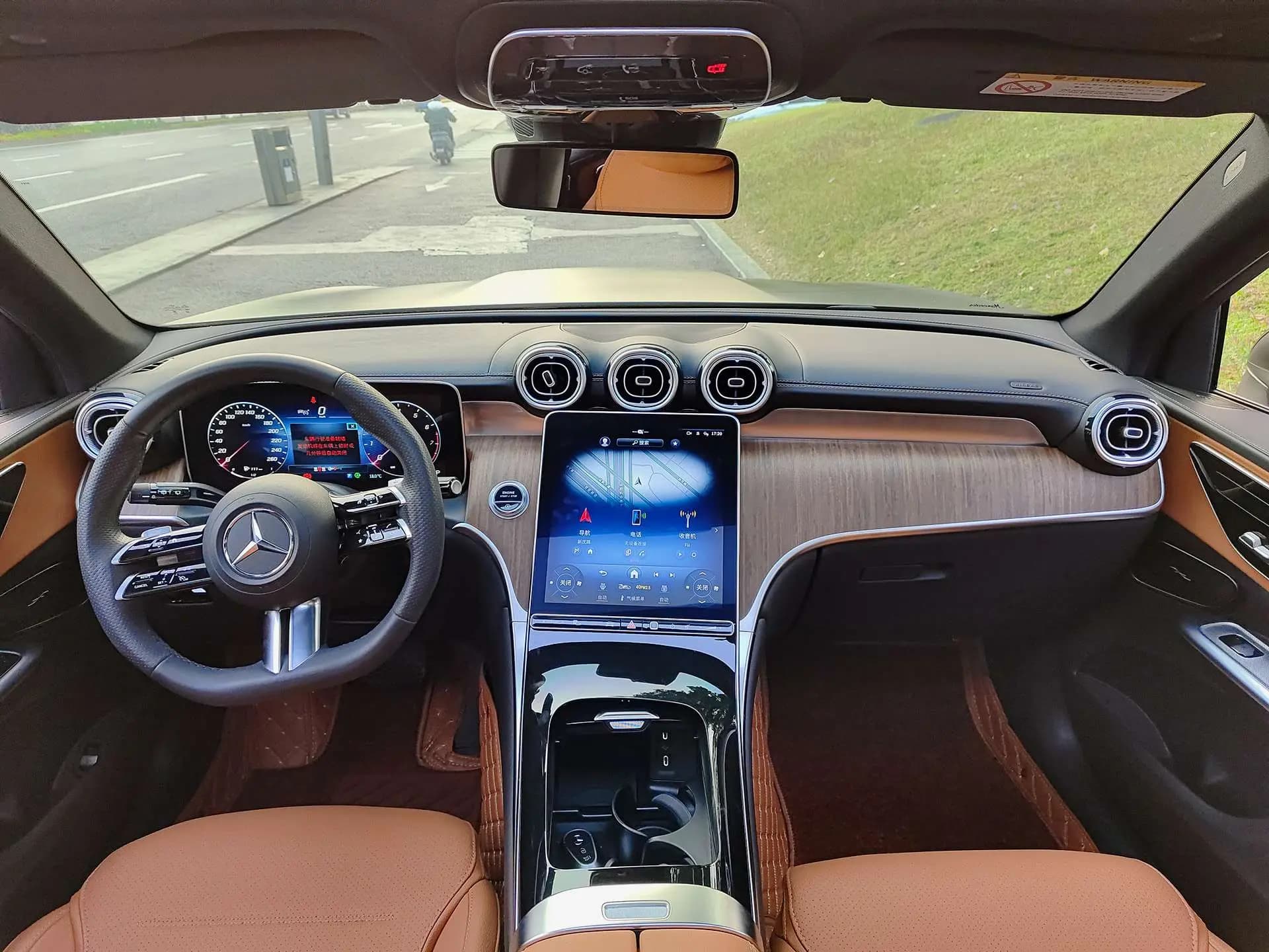 Mercedes-Benz GLC 2024 г. 45124 км. — фото 7