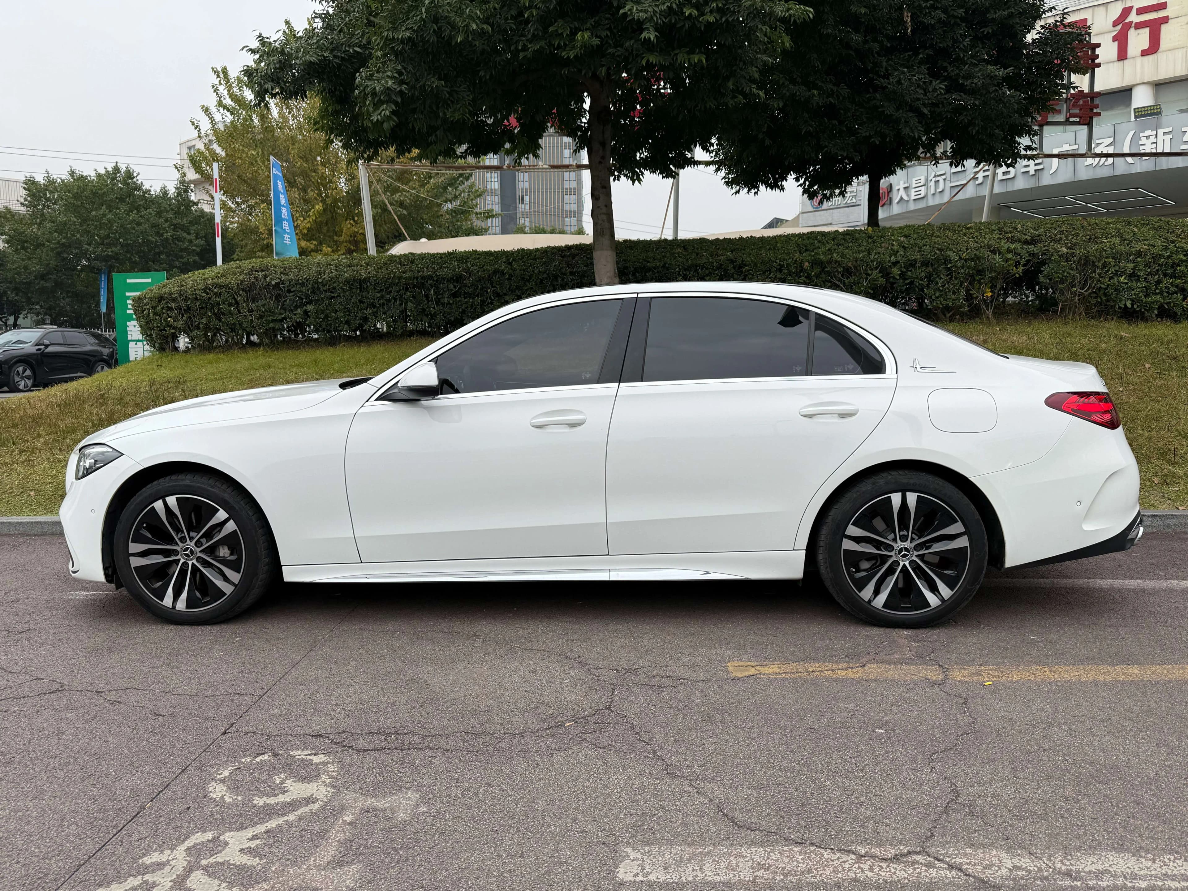 Mercedes-Benz C-Class PHEV 2024 г. 23074 км. — фото 3