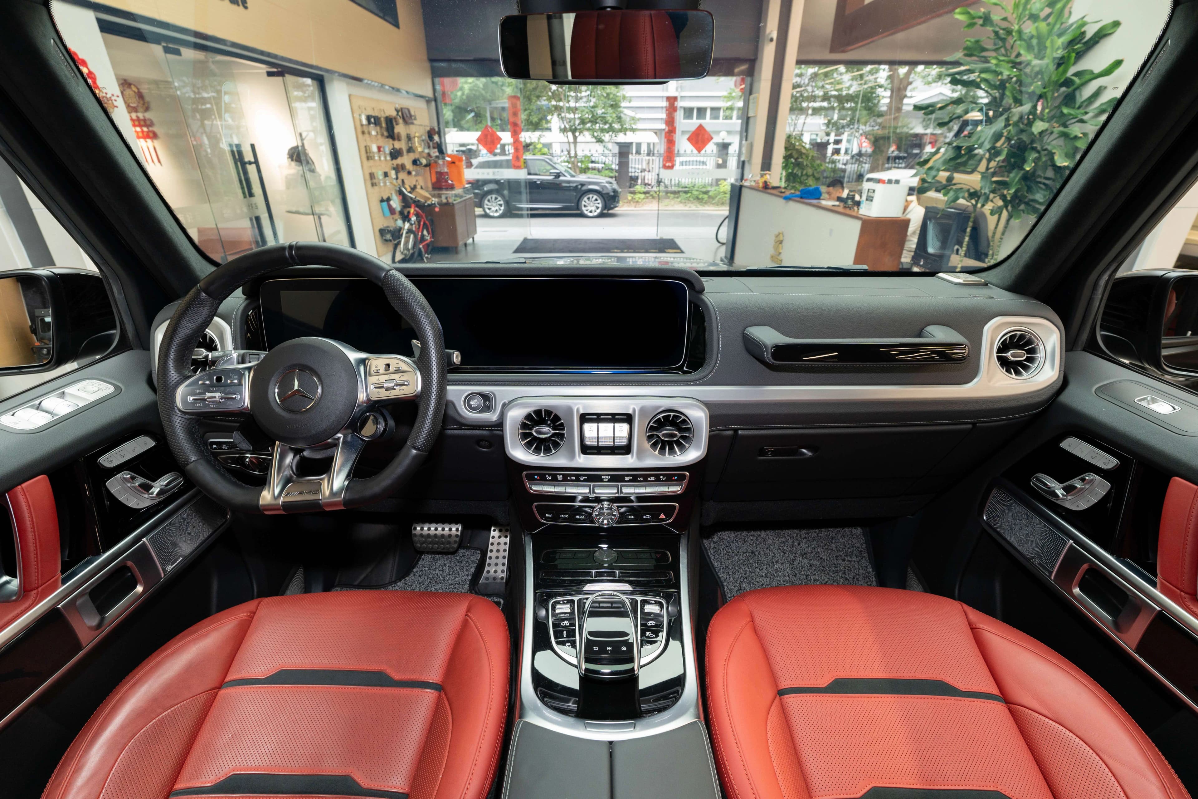 Mercedes-Benz G-Class AMG 2024 г. 7841 км. — фото 12