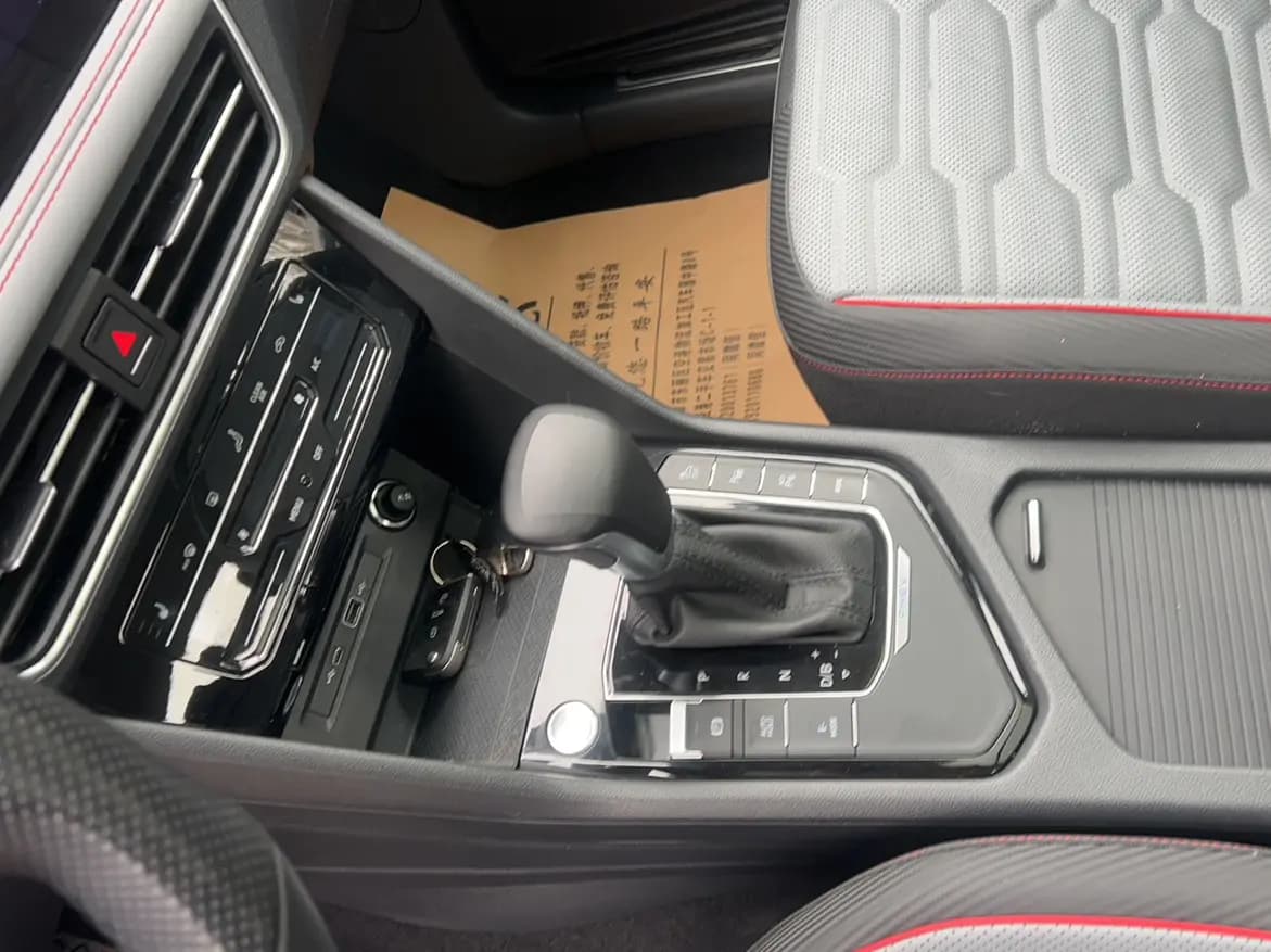 Volkswagen Tiguan L PHEV 2022 г. 55046 км. — фото 8