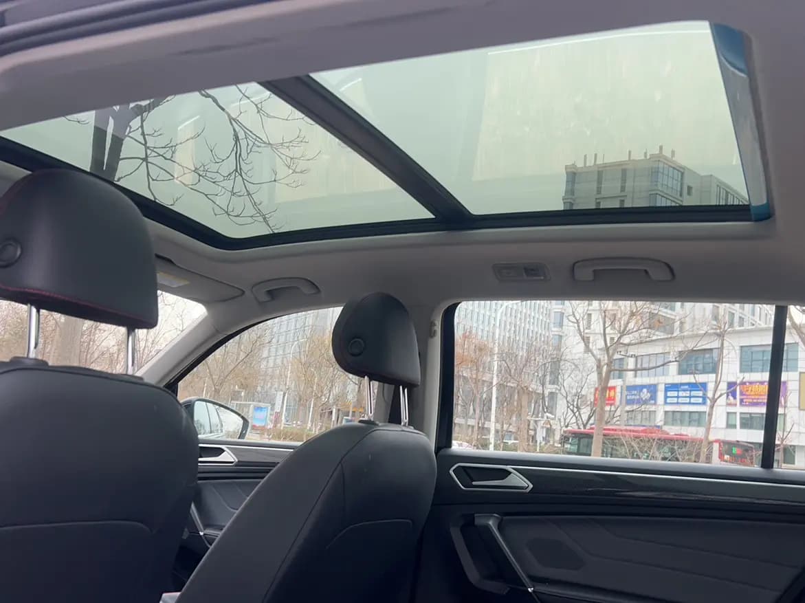 Volkswagen Tiguan L PHEV 2022 г. 55046 км. — фото 9