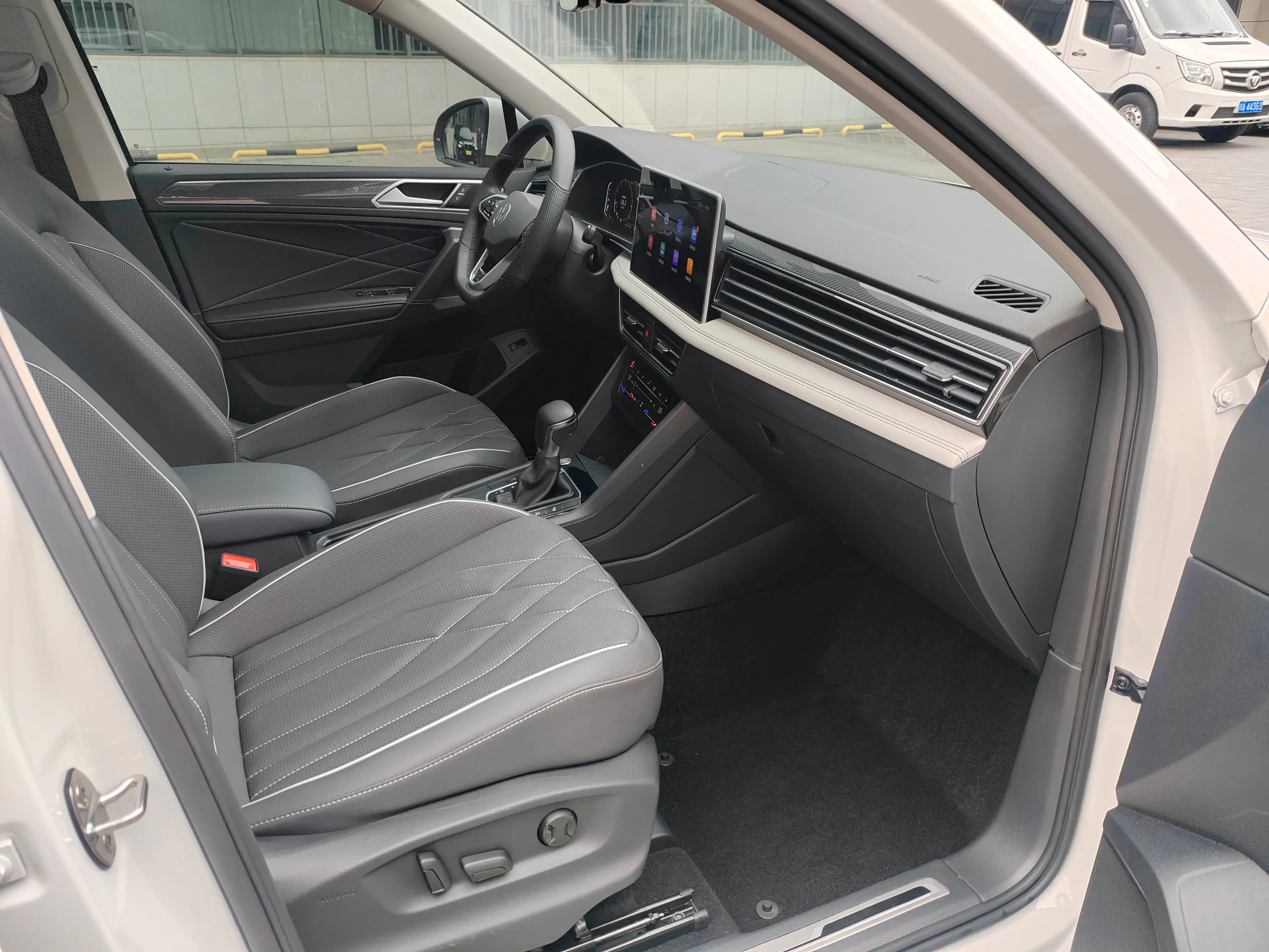 Volkswagen Tiguan L 2024 г. 21103 км. — фото 7