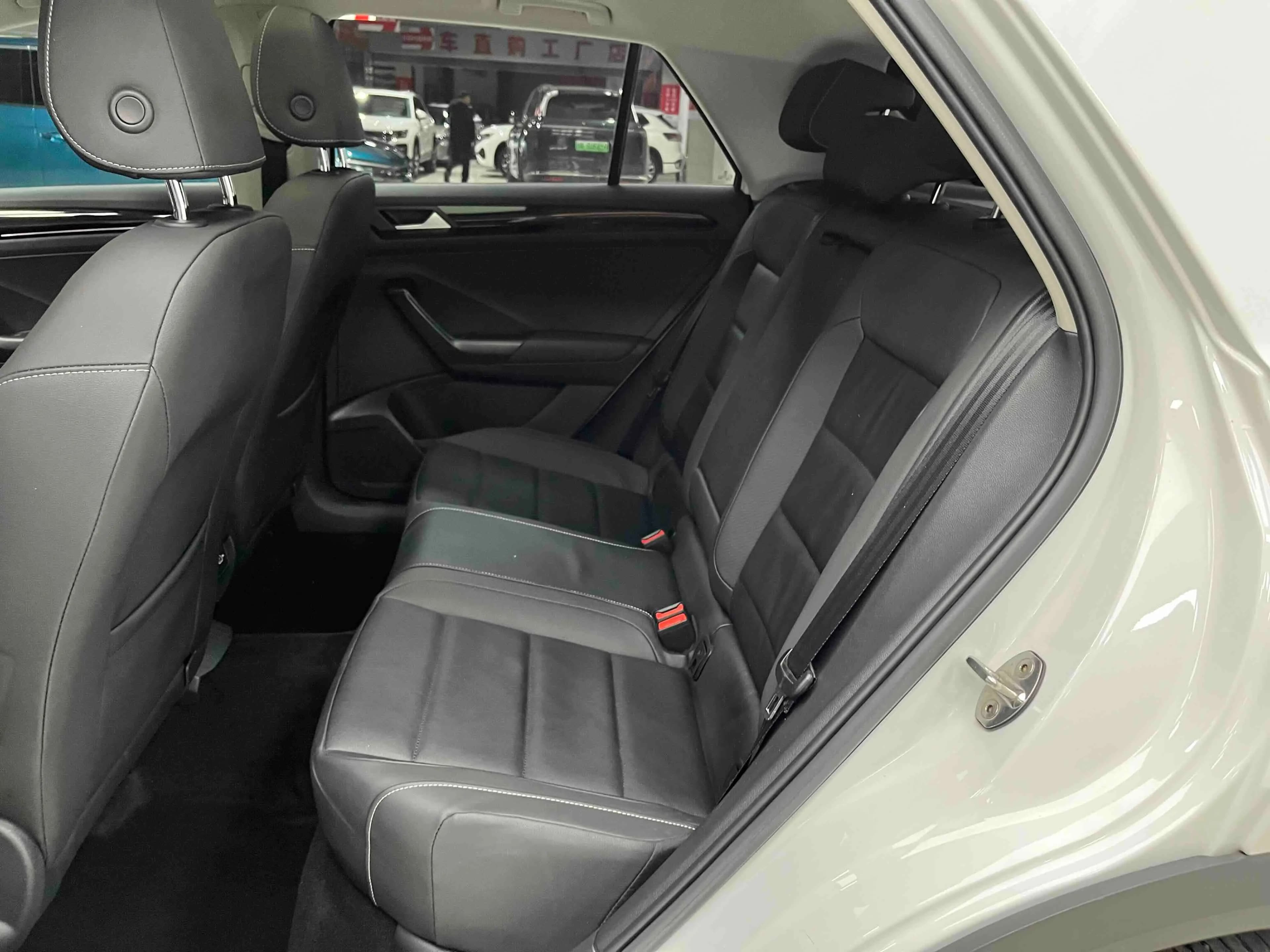 Volkswagen T-Roc 2022 г. 35030 км. — фото 19