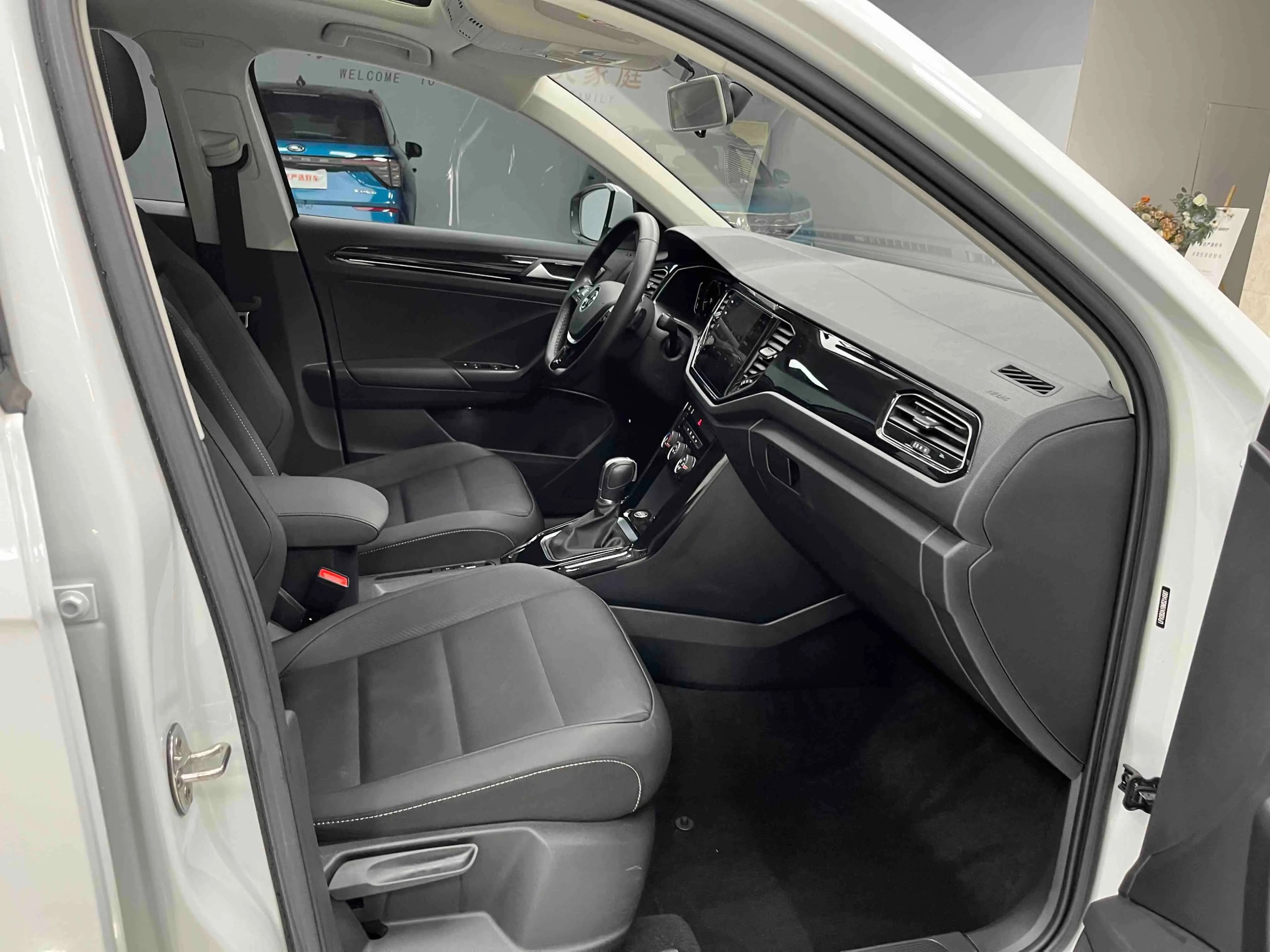 Volkswagen T-Roc 2022 г. 35030 км. — фото 22