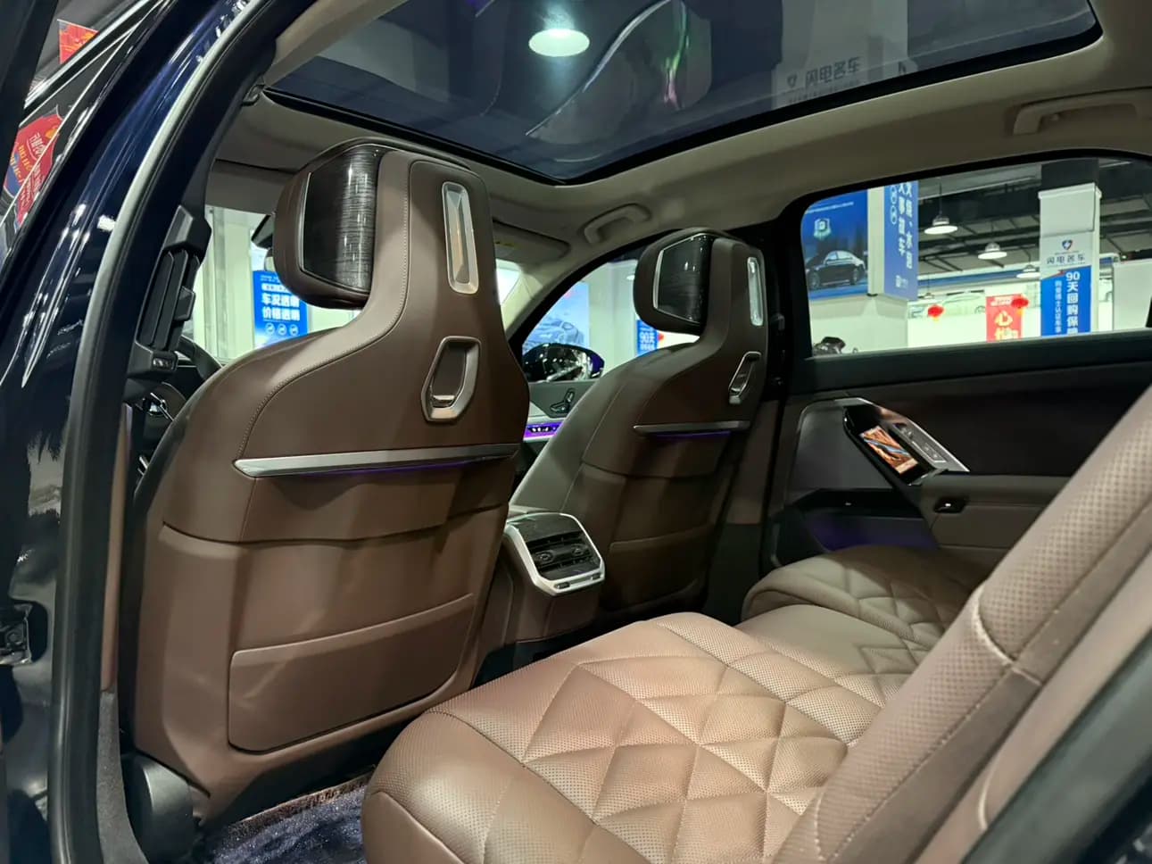 BMW 7 Series 2023 г. 14090 км. — фото 10