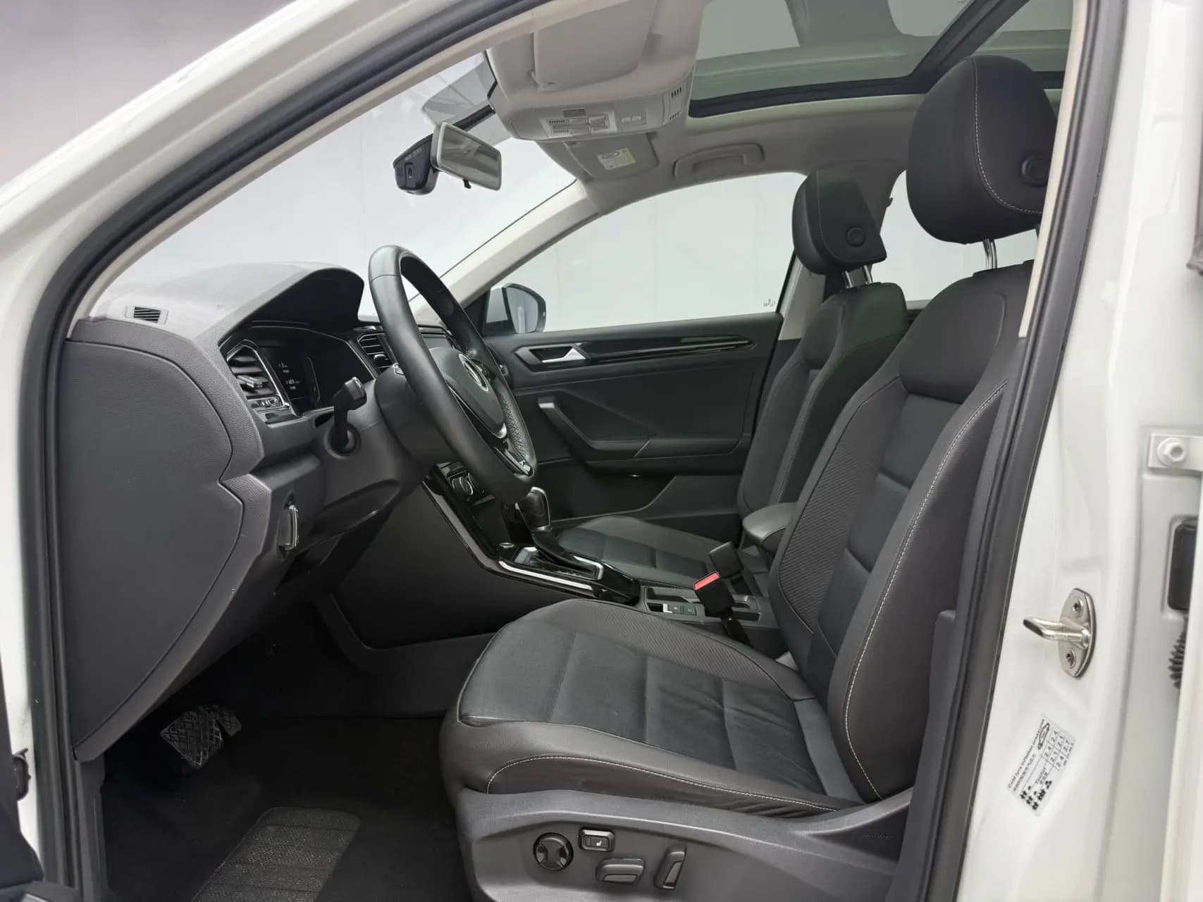 Volkswagen T-Roc 2022 г. 47032 км. — фото 9