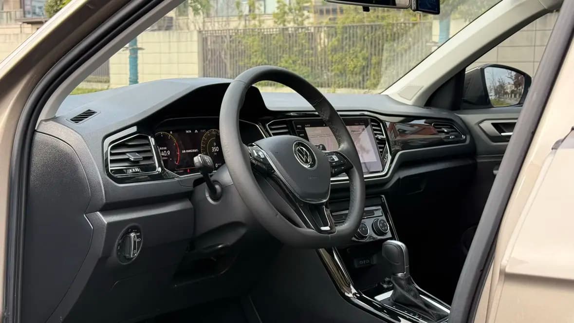 Volkswagen T-Roc 2022 г. 30033 км. — фото 11
