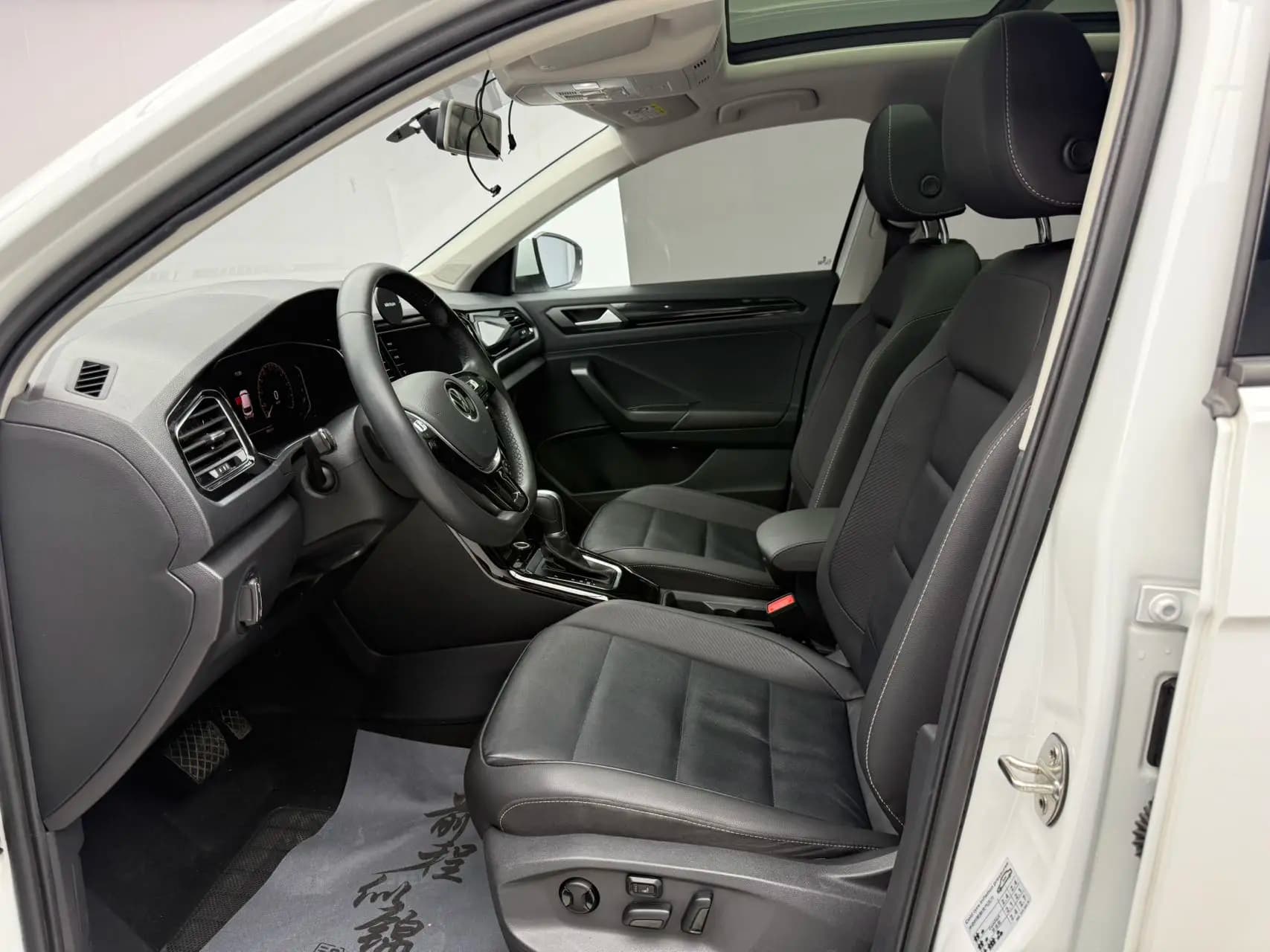 Volkswagen T-Roc 2022 г. 38035 км. — фото 14