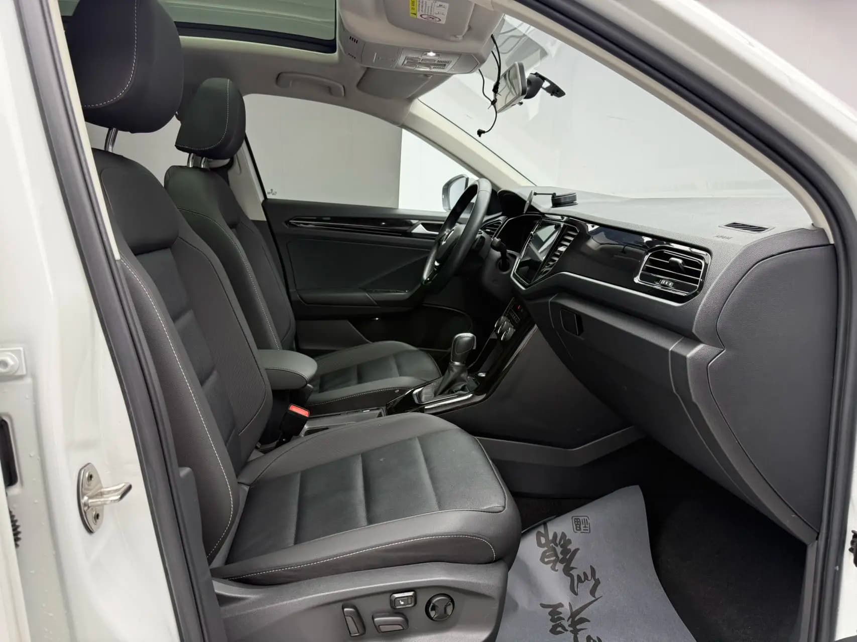 Volkswagen T-Roc 2022 г. 38035 км. — фото 20