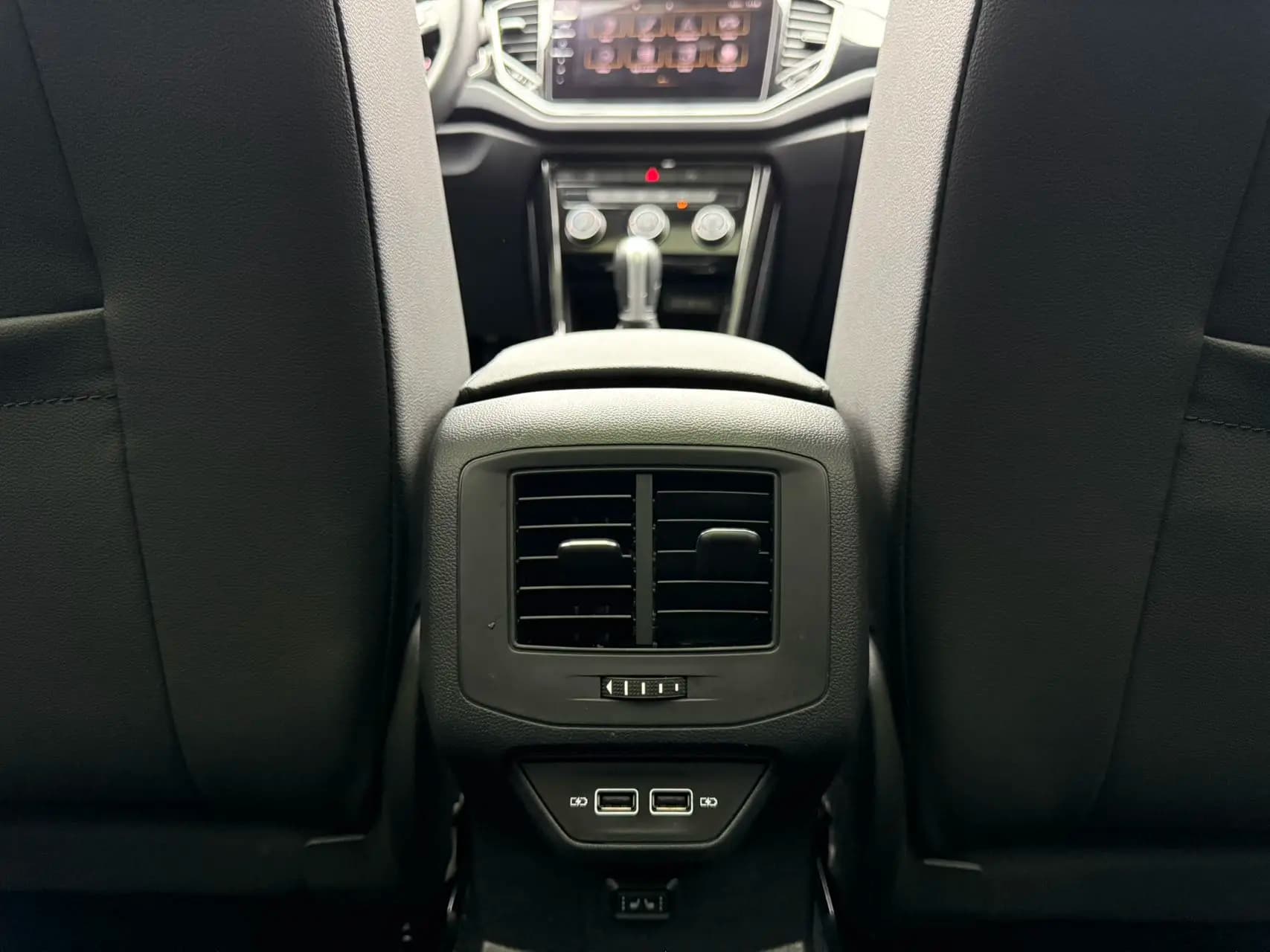 Volkswagen T-Roc 2022 г. 38035 км. — фото 8