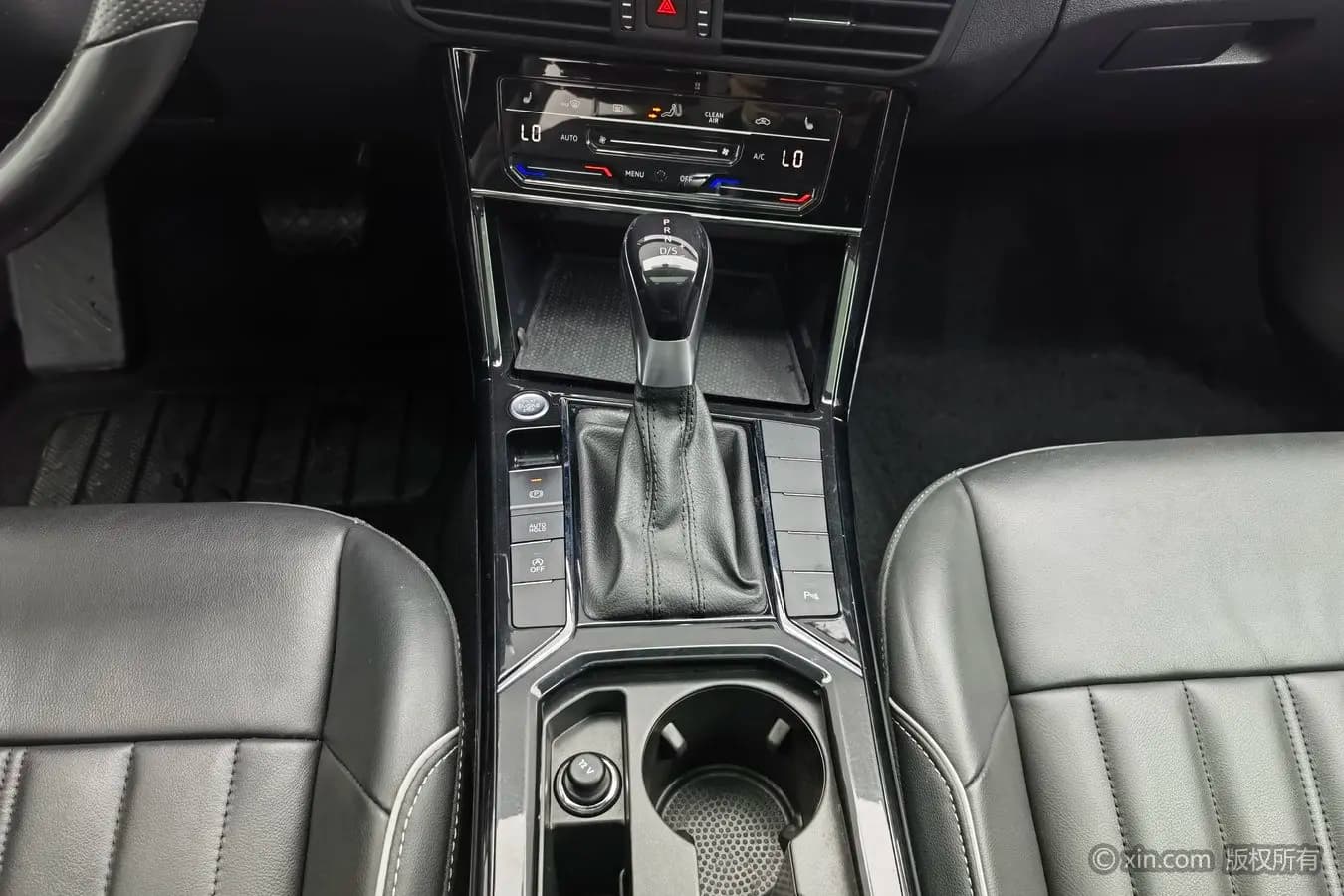 Volkswagen Passat 2022 г. 41983 км. — фото 14