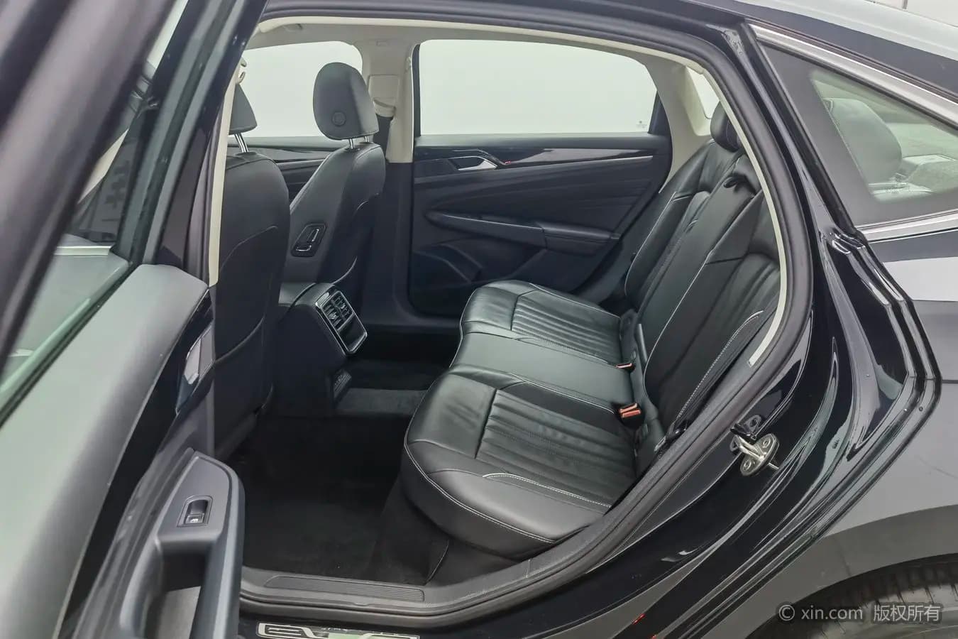 Volkswagen Passat 2022 г. 41983 км. — фото 19