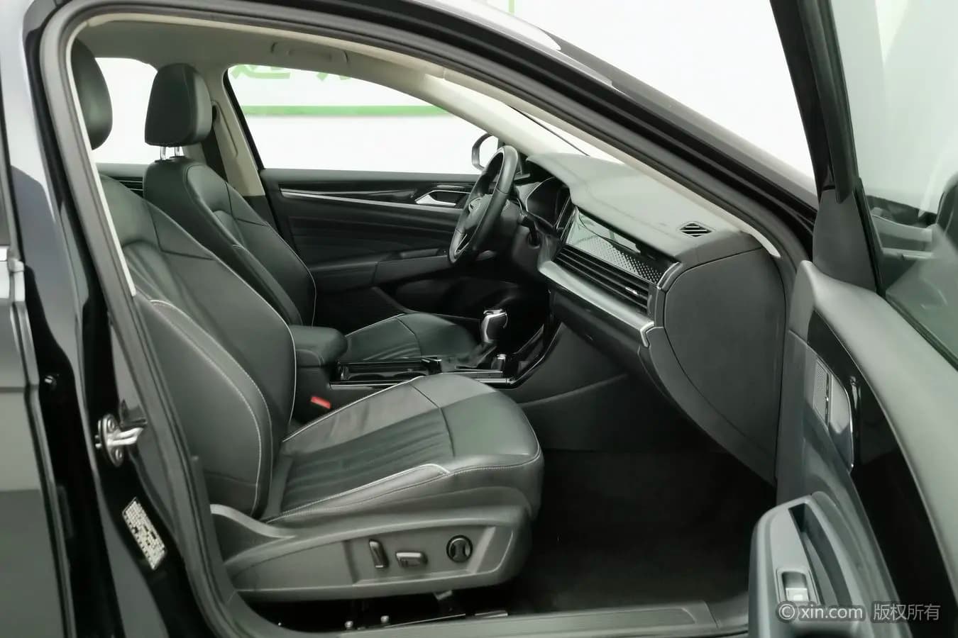 Volkswagen Passat 2023 г. 91484 км. — фото 22