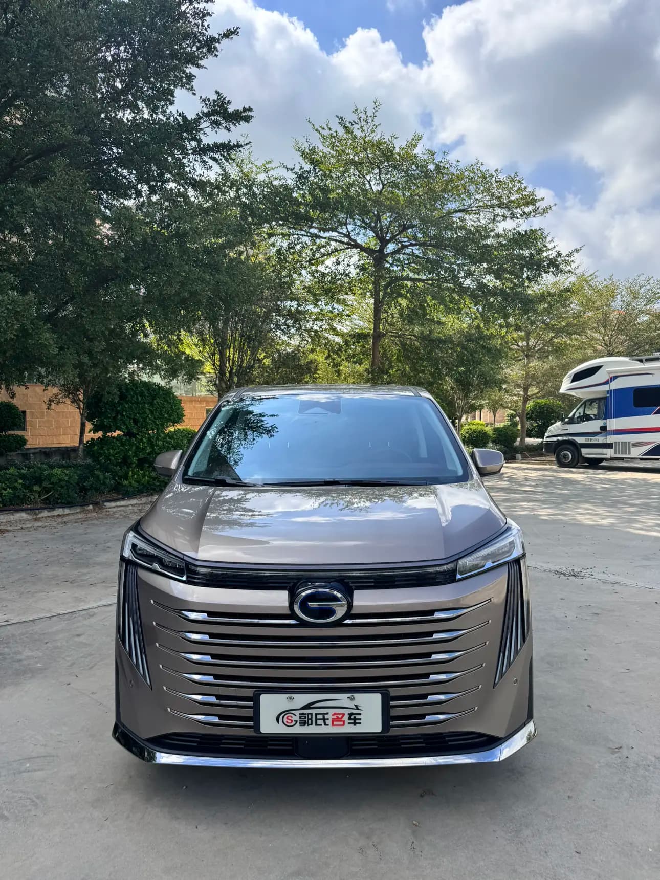 GAC Trumpchi E9 PHEV 2024 г. 4586 км. — фото 2