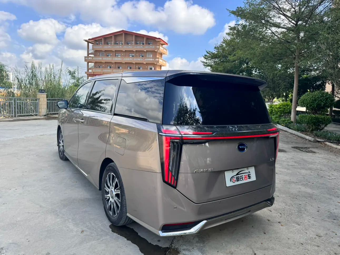 GAC Trumpchi E9 PHEV 2024 г. 4586 км. — фото 4