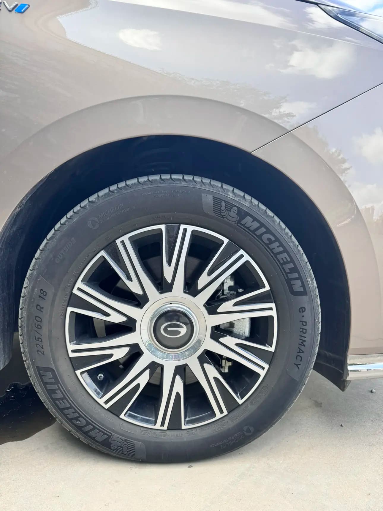GAC Trumpchi E9 PHEV 2024 г. 4586 км. — фото 8