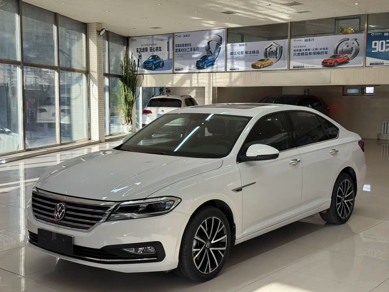 Volkswagen Lavida 2021 г. 50030 км.