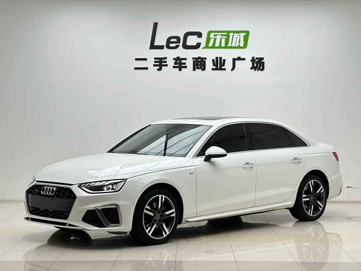 Audi A4L 2021 г. 48066 км.