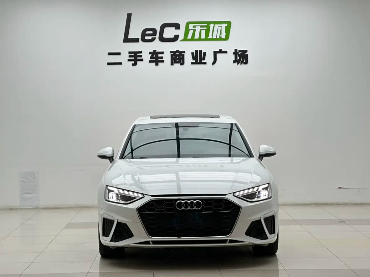 Audi A4L 2021 г. 48066 км. — фото 2