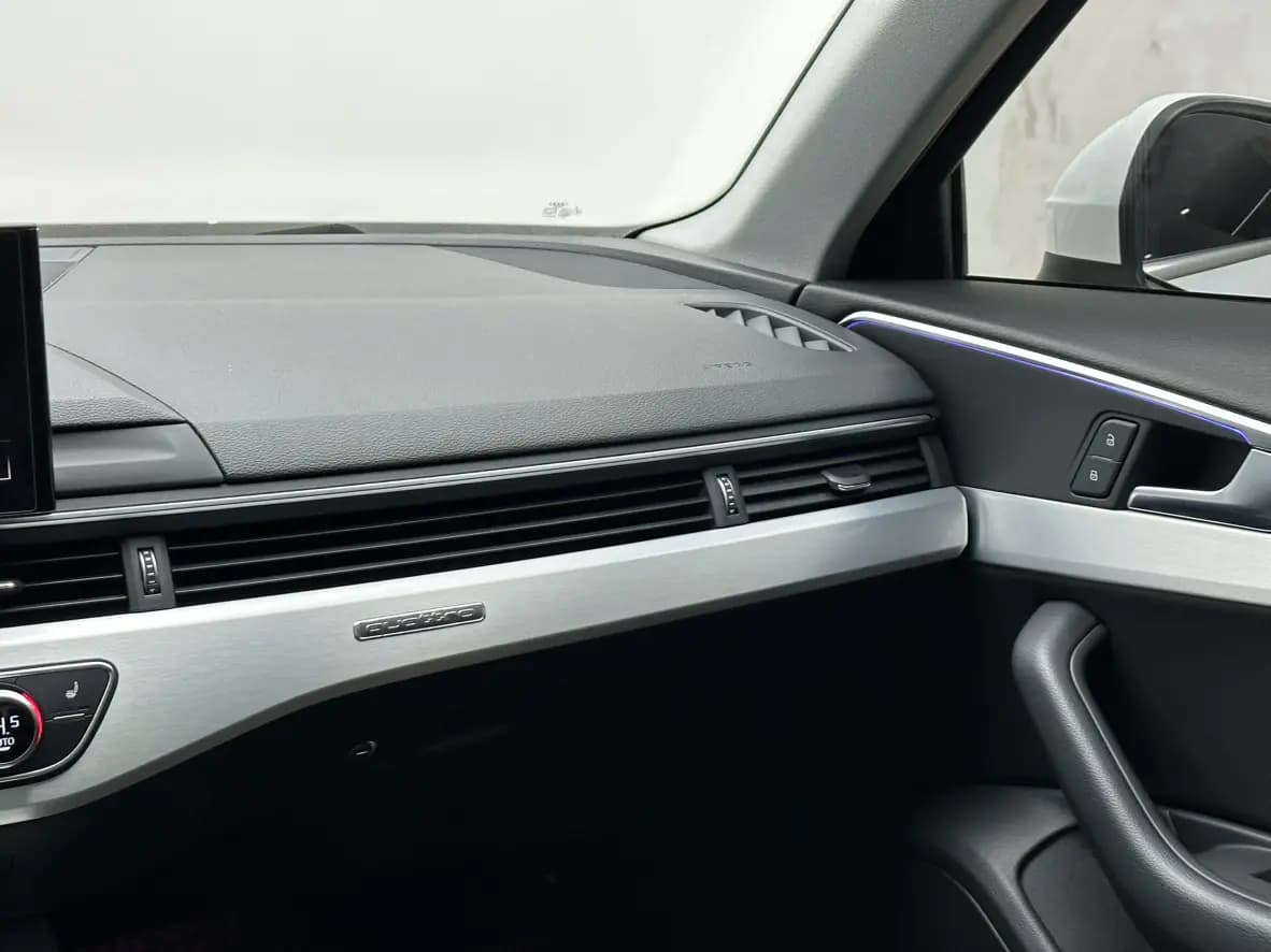 Audi A4L 2021 г. 48066 км. — фото 5