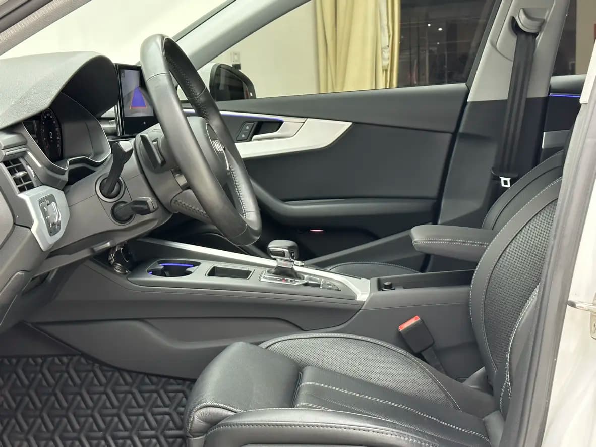 Audi A4L 2021 г. 48066 км. — фото 10