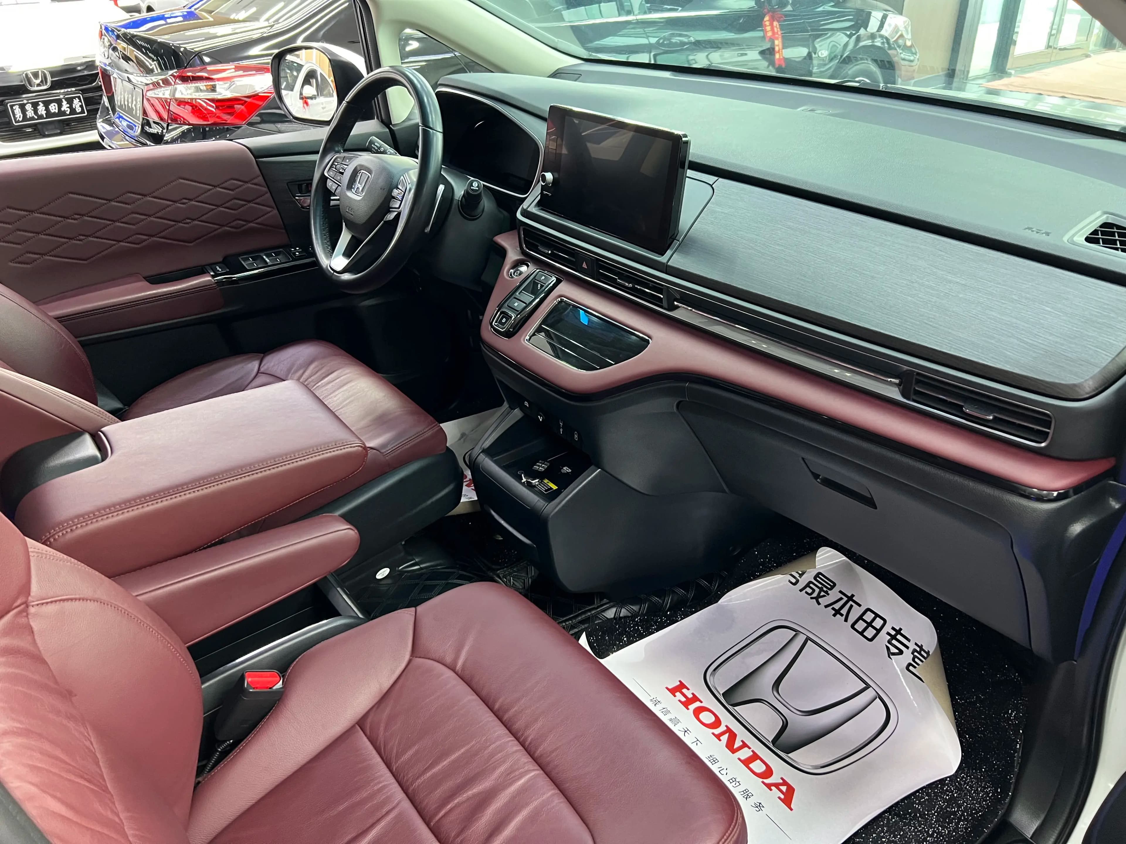Honda Elysion 2023 г. 54070 км. — фото 6