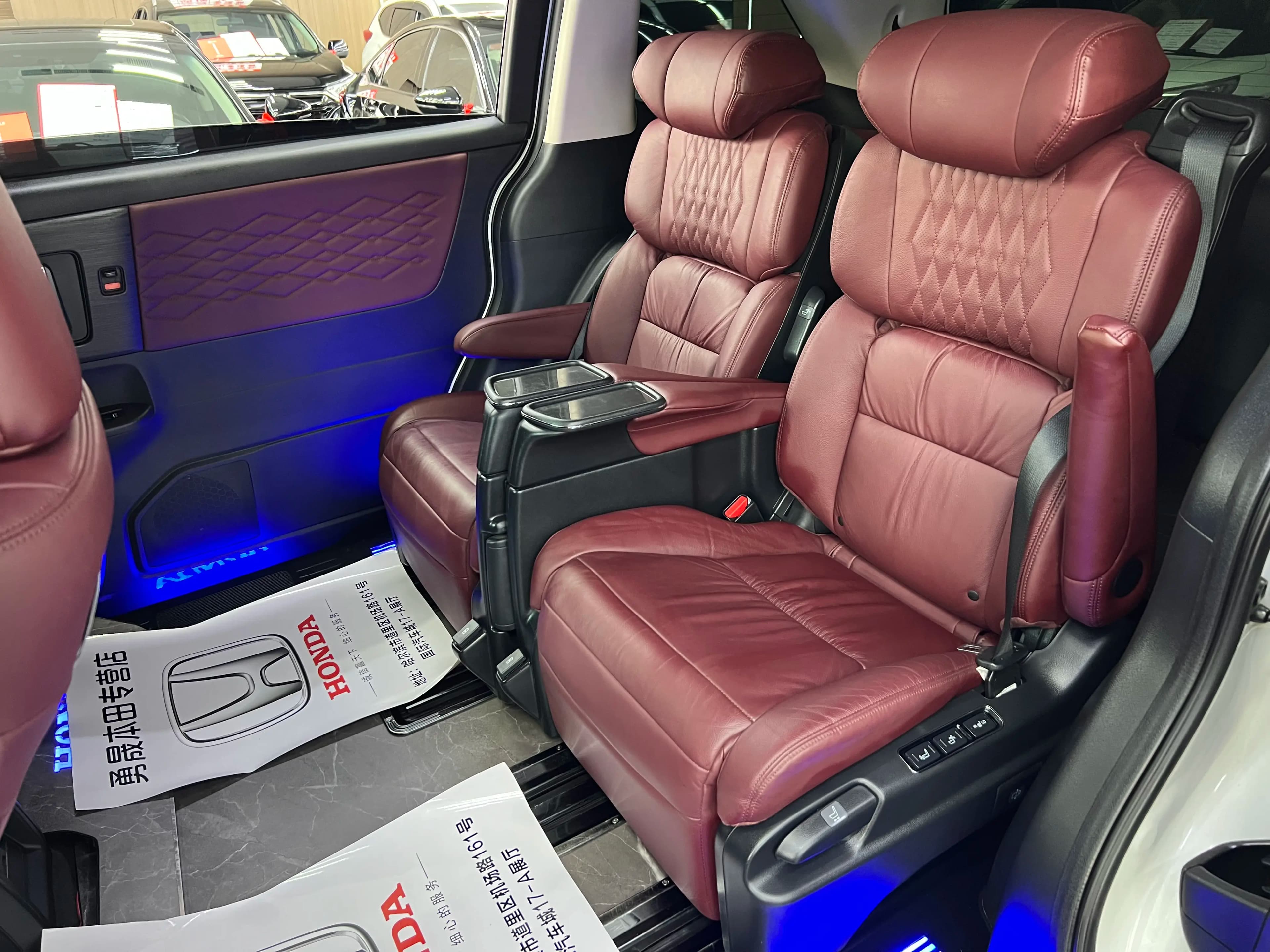 Honda Elysion 2023 г. 54070 км. — фото 8