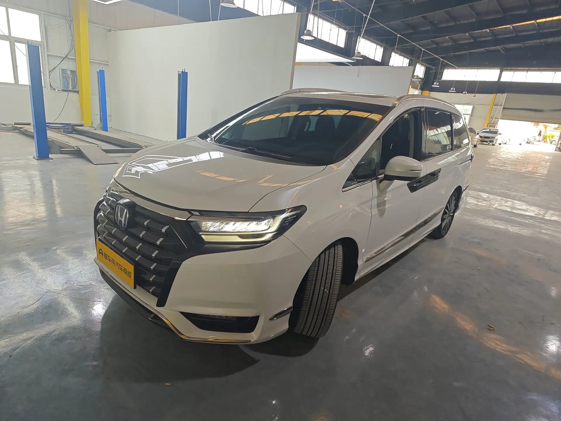 Honda Elysion 2022 г. 42671 км.