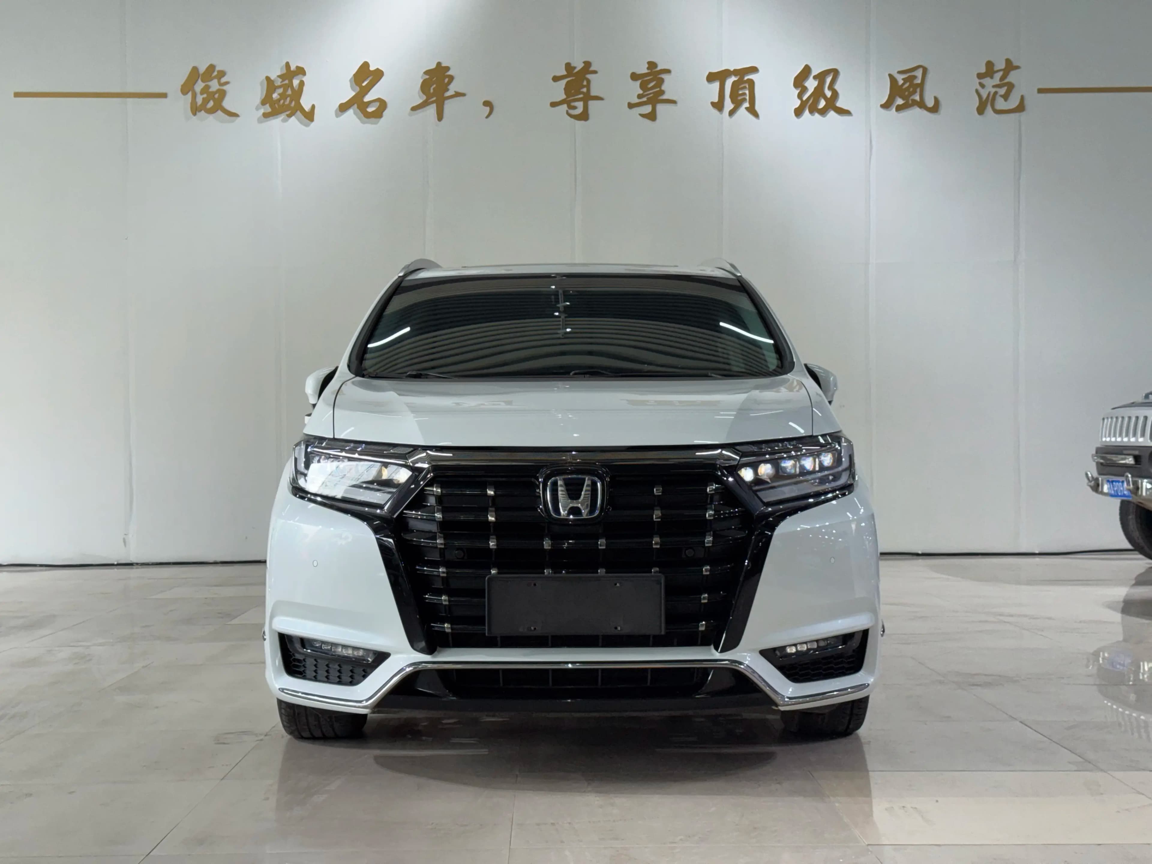 Honda Elysion 2023 г. 87672 км. — фото 2