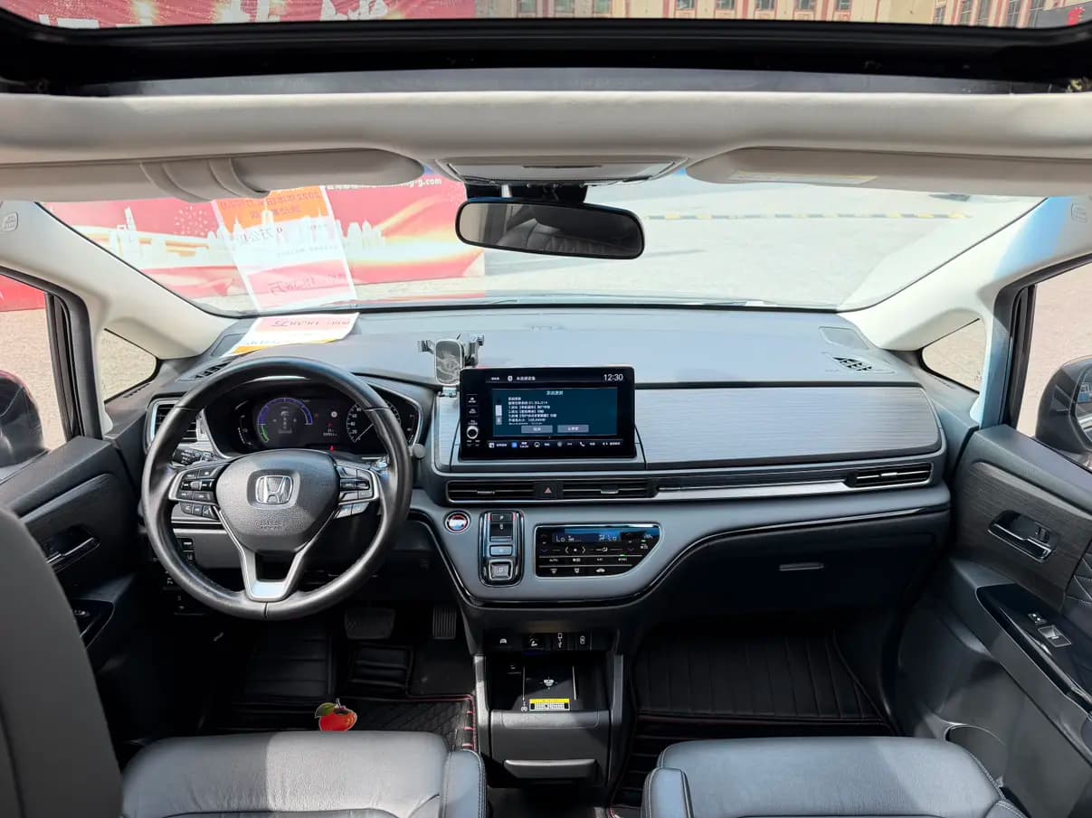 Honda Elysion 2022 г. 97073 км. — фото 11