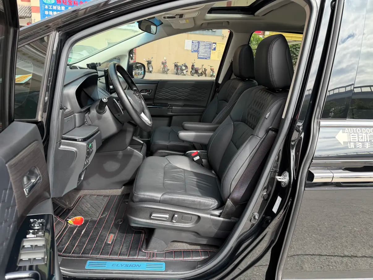Honda Elysion 2022 г. 97073 км. — фото 15