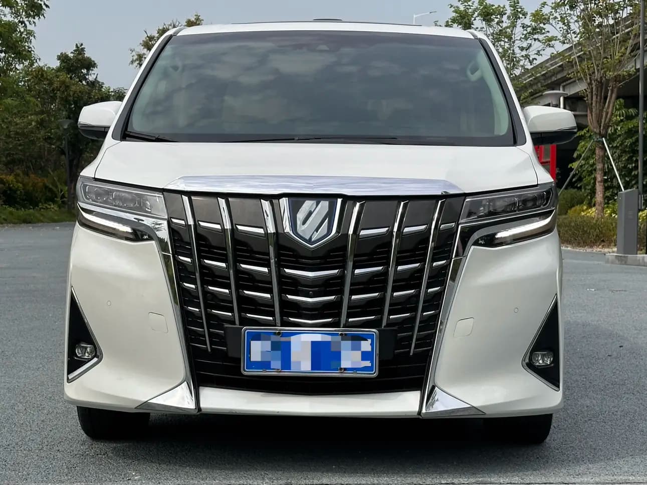 Toyota Alphard 2021 г. 73148 км. — фото 2