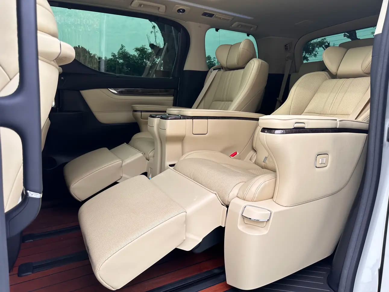 Toyota Alphard 2021 г. 73148 км. — фото 16