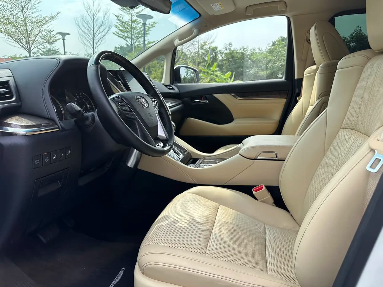 Toyota Alphard 2021 г. 73148 км. — фото 19