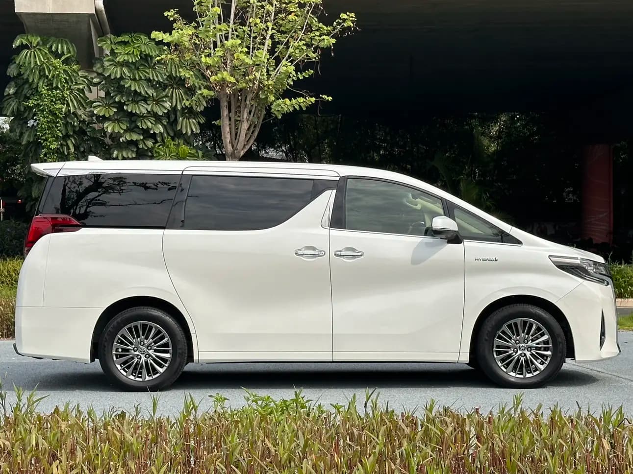 Toyota Alphard 2021 г. 73148 км. — фото 7