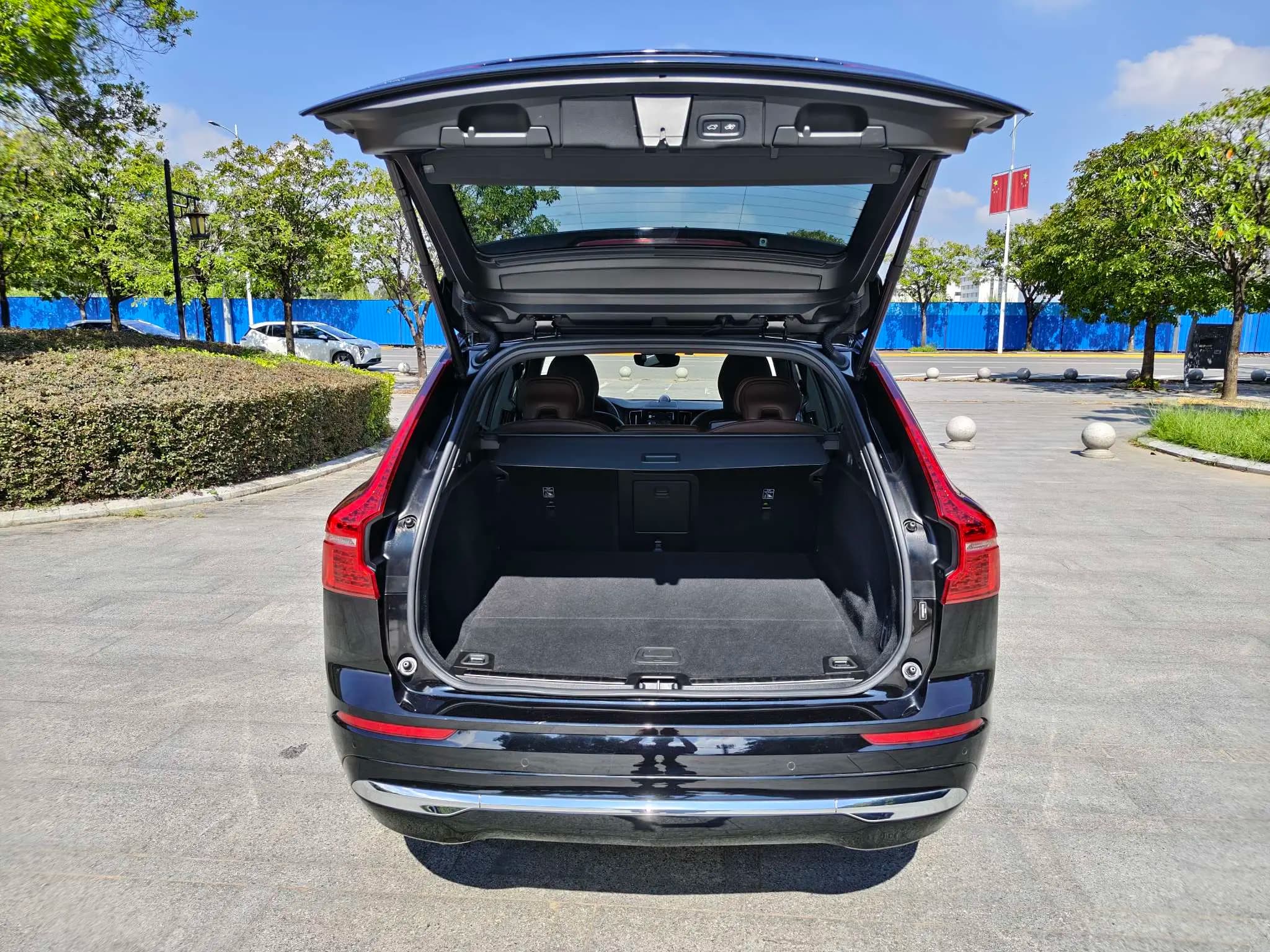 Volvo XC60 PHEV 2023 г. 30140 км. — фото 16