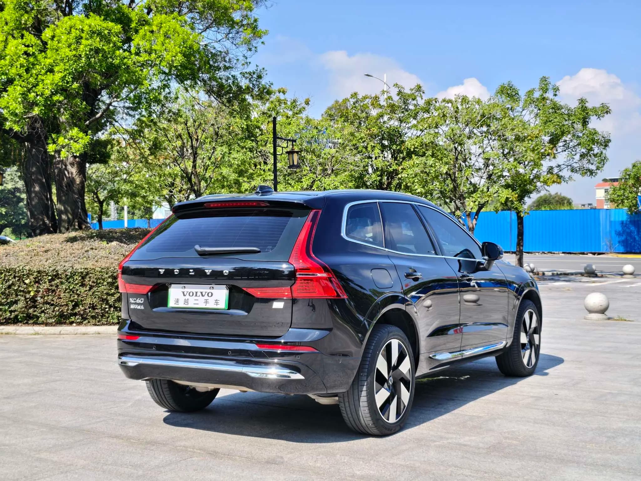 Volvo XC60 PHEV 2023 г. 30140 км. — фото 7