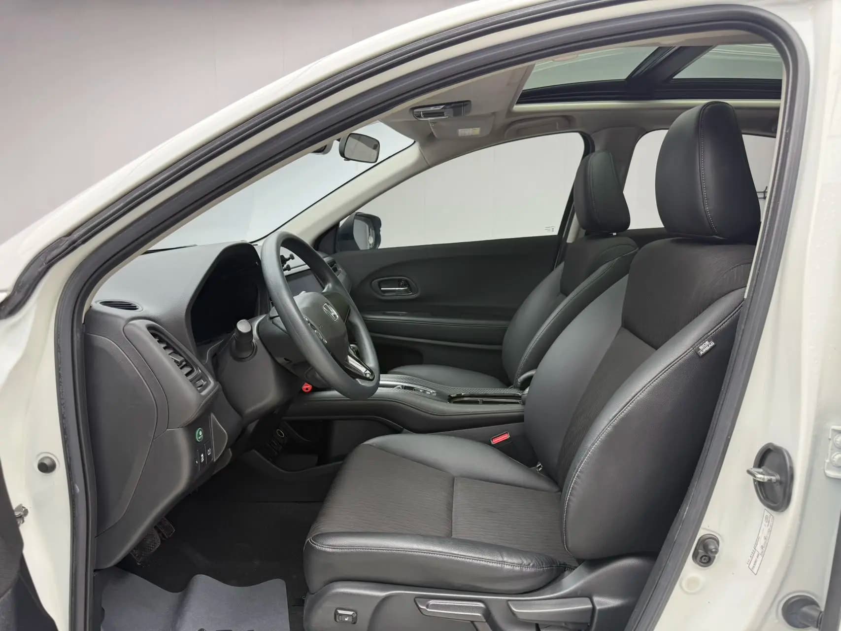 Honda Vezel 2021 г. 42065 км. — фото 19