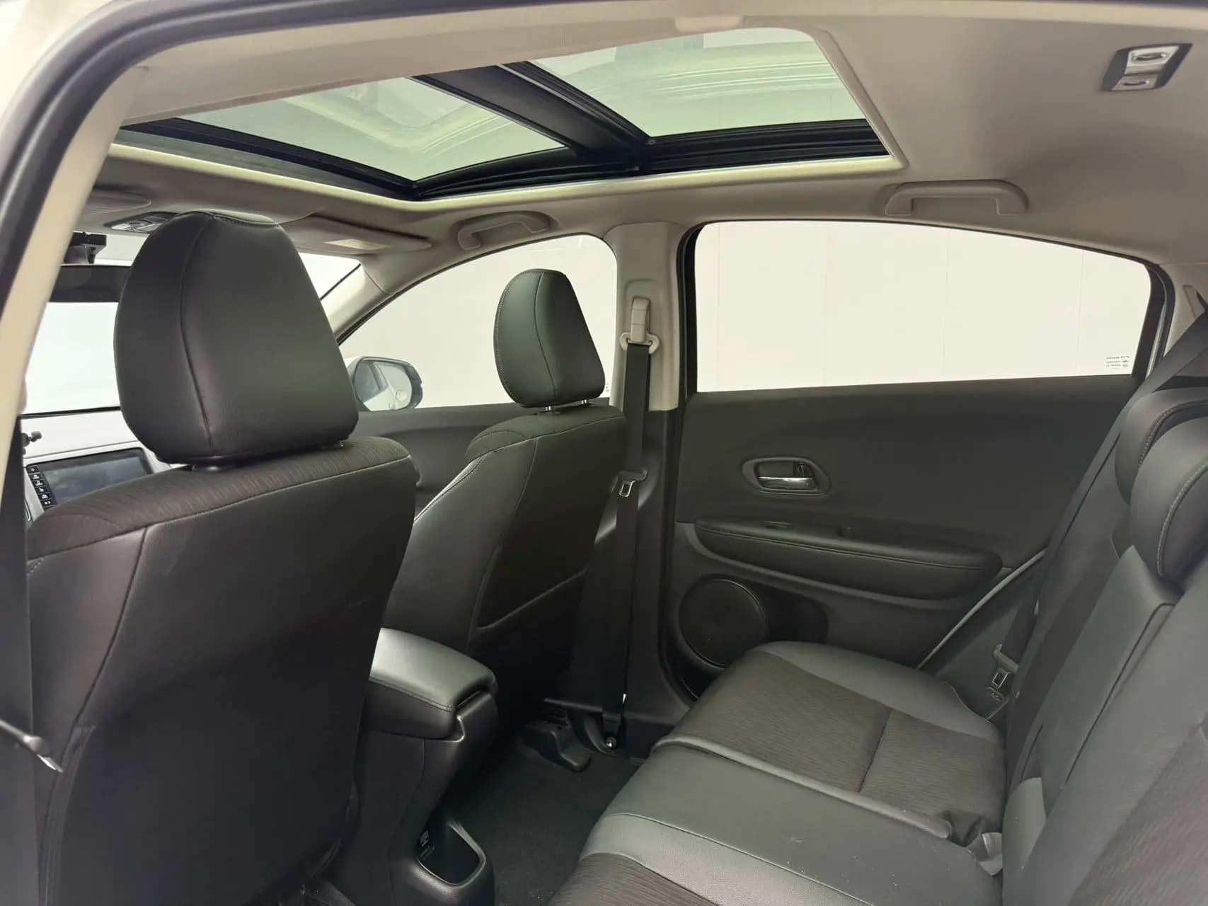 Honda Vezel 2021 г. 42065 км. — фото 20