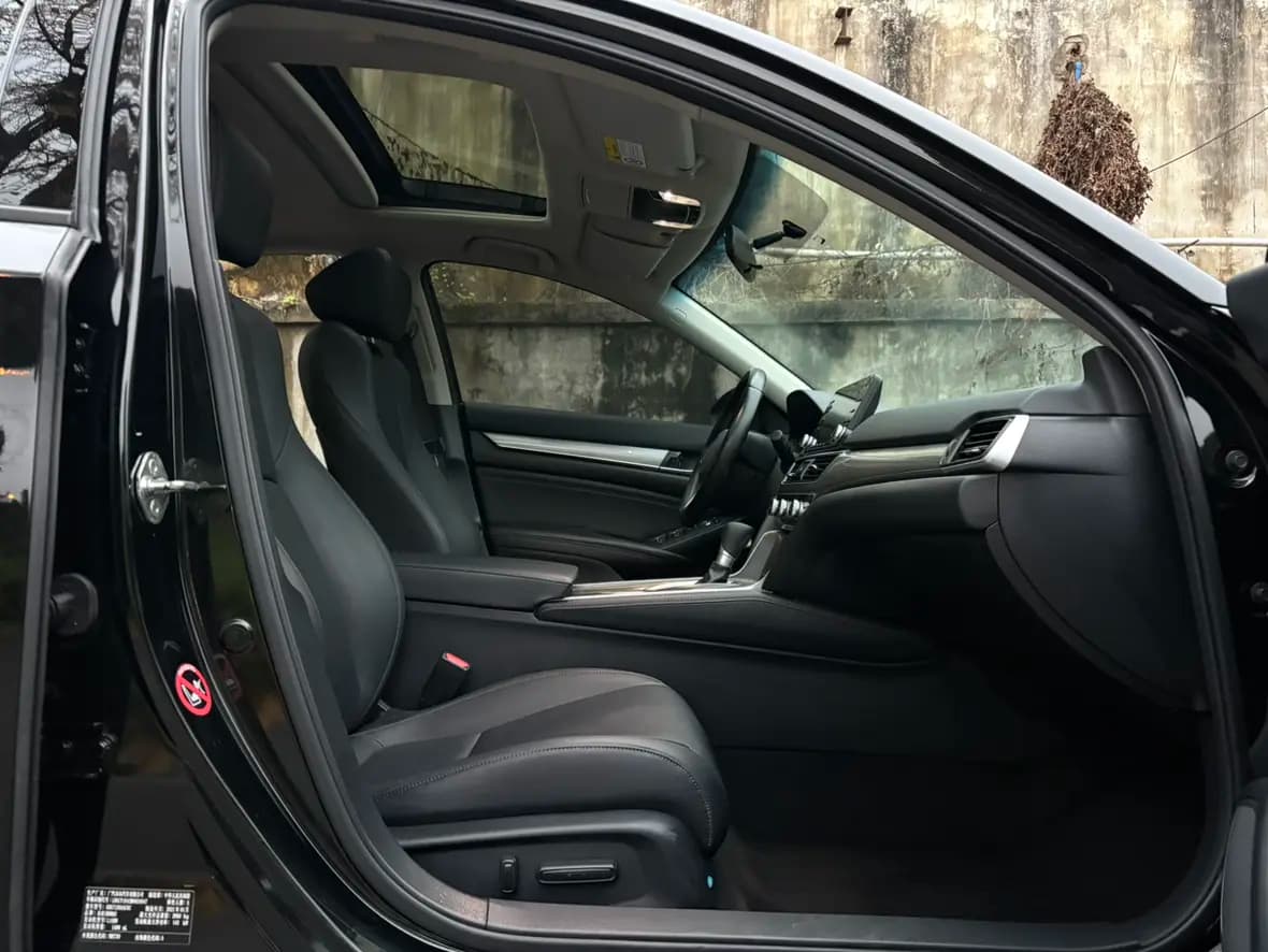 Honda Accord 2021 г. 58000 км. — фото 23