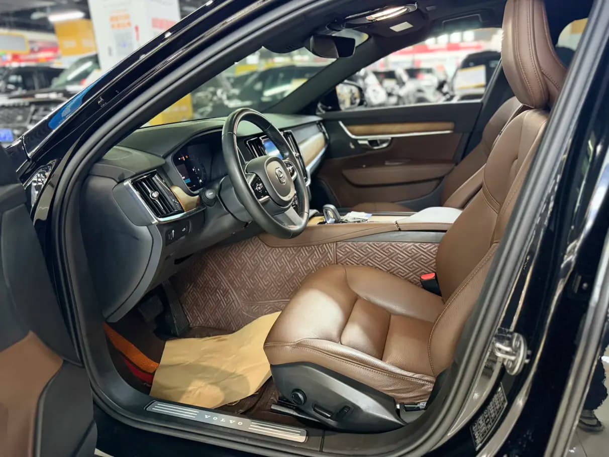 Volvo S90 2022 г. 49014 км. — фото 11