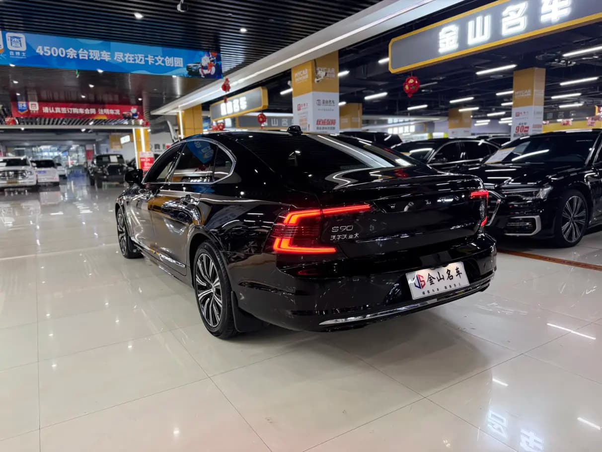 Volvo S90 2022 г. 49014 км. — фото 4